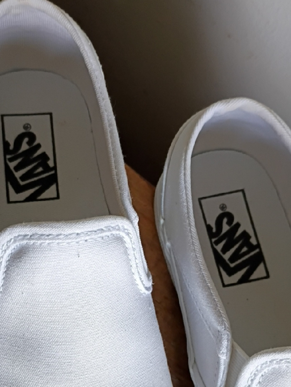 Vans Asher White canvas slip-on sneakers - Picture 3 of 9